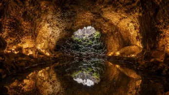 Cueva de los Verdes, luz ámbar Guía lanzarote
